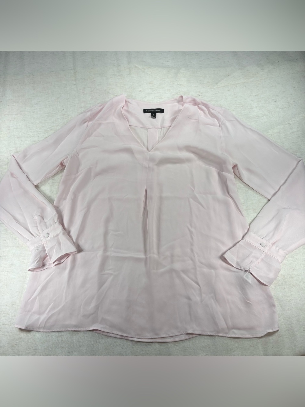 Banana Republic Light Pink V-Neck Long Sleeve Blouse